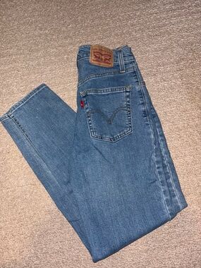 Levi's High Waisted Taper Jeans